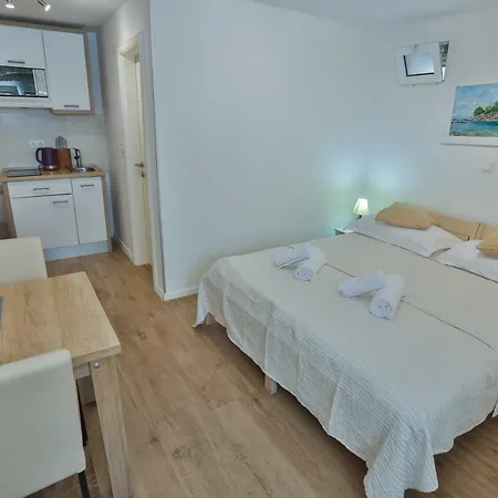 Split Inn Apartments *