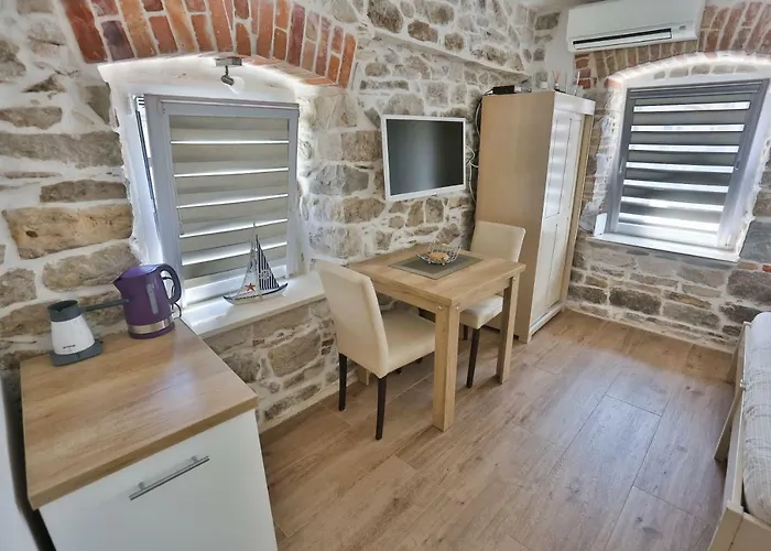 Split Inn Apartments *