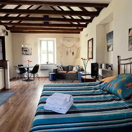 Split Inn Apartments דירה *