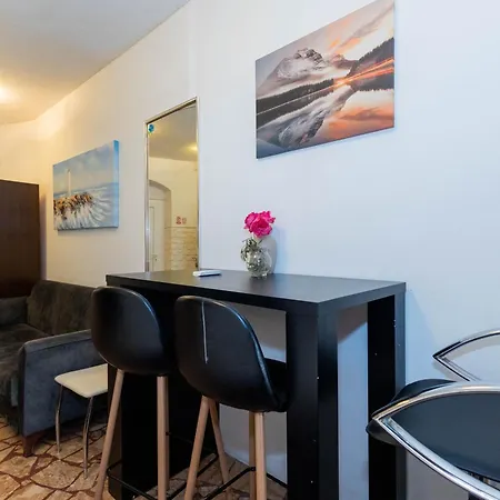 Split Inn Apartments דירה ספליט