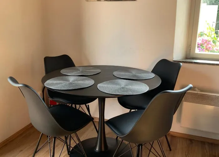 Split Inn Apartments דירה